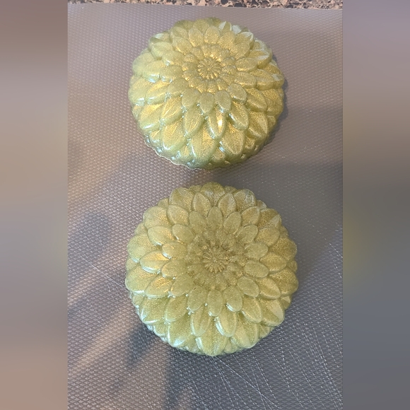 Handcrafted Organic Soap In Teakwood And Lemongrass - Picture 5 of 5